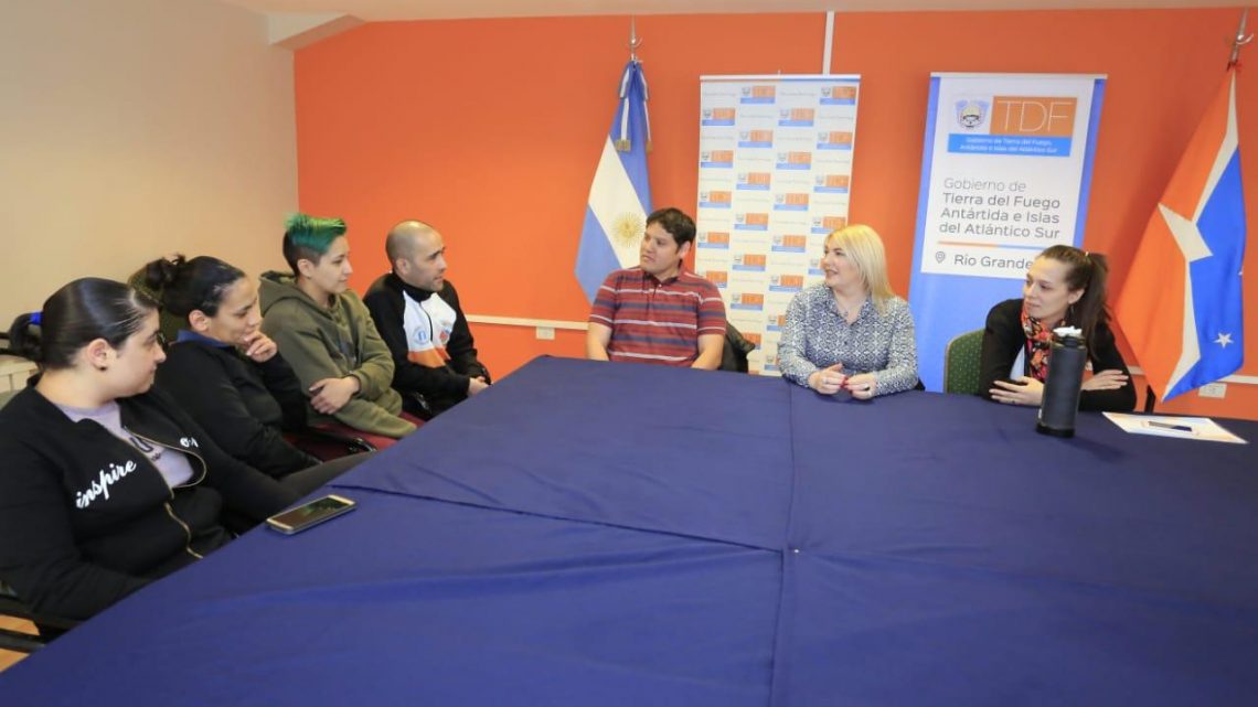 BERTONE RECIBIÓ A LA SELECCIÓN FEMENINA DE FUTSAL DE RÍO GRANDE BERTONE RECIBIÓ A LA SELECCIÓN FEMENINA DE FUTSAL DE RÍO GRANDE