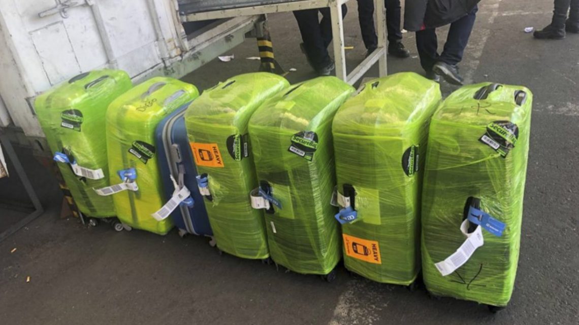 Detuvieron a tres agentes de la Policía de Seguridad Aeroportuaria Detuvieron a tres agentes de la Policía de Seguridad Aeroportuaria