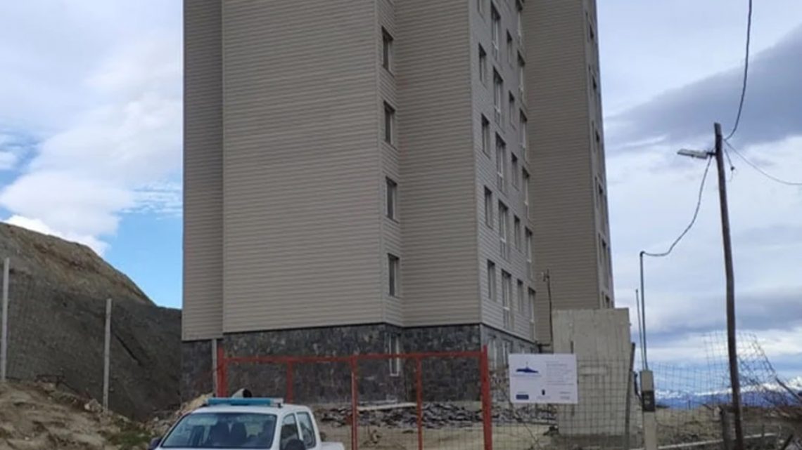 Un hombre murio al caerse de un quinto piso Un hombre murio al caerse de un quinto piso