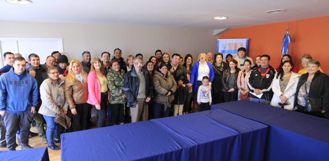 Vecinos De Río Grande Que Pudieron Conectarse A La Red De Gas Natural Se Reunieron Con La Gobernadora Vecinos De Río Grande Que Pudieron Conectarse A La Red De Gas Natural Se Reunieron Con La Gobernadora