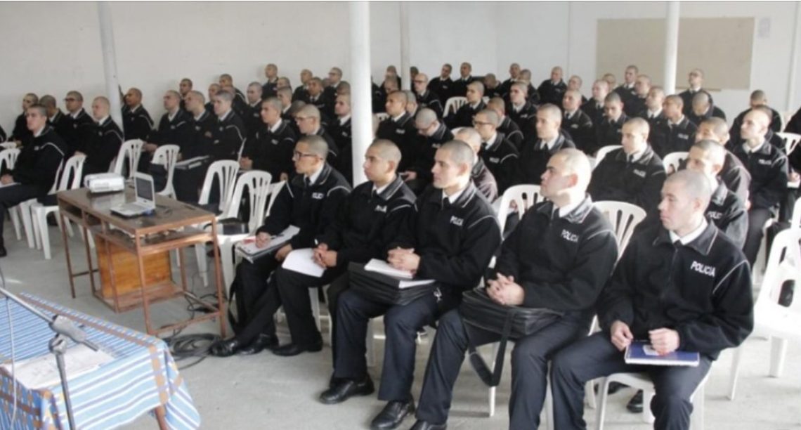 Capacitan a aspirantes de la Escuela de Policía en prevención del suicidio Capacitan a aspirantes de la Escuela de Policía en prevención del suicidio