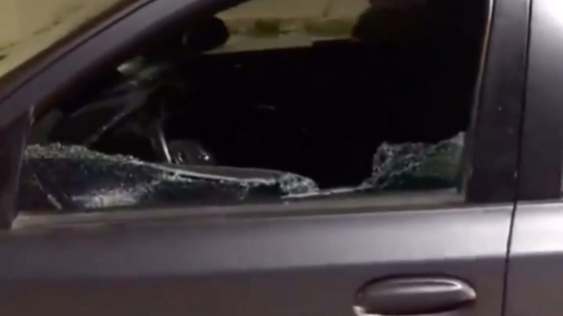 #RioGrande: UNA #MUJERDESPECHADA #DESTRUYÓ CON UN HACHA EL #AUTO DE LA #NUEVAPAREJA DE SU #EX. #RioGrande: UNA #MUJERDESPECHADA #DESTRUYÓ CON UN HACHA EL #AUTO DE LA #NUEVAPAREJA DE SU #EX.