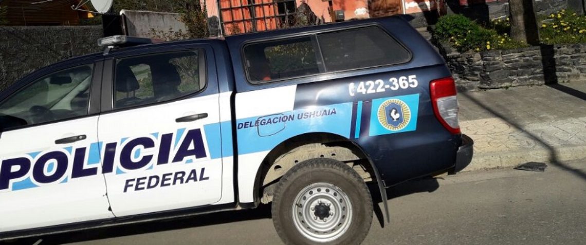 USHUAIA: DOS DETENIDOS POR TRANSPORTAR 2 KILOS DE MARIHUANA USHUAIA: DOS DETENIDOS POR TRANSPORTAR 2 KILOS DE MARIHUANA