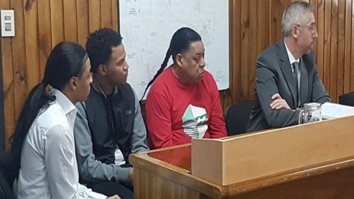 Dominicanos ofrecen plata para terminar juicio Dominicanos ofrecen plata para terminar juicio