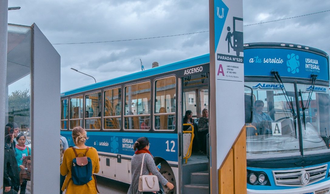 Informaron horarios del servicio de colectivo en Ushuaia para Navidad y Año Nuevo Informaron horarios del servicio de colectivo en Ushuaia para Navidad y Año Nuevo