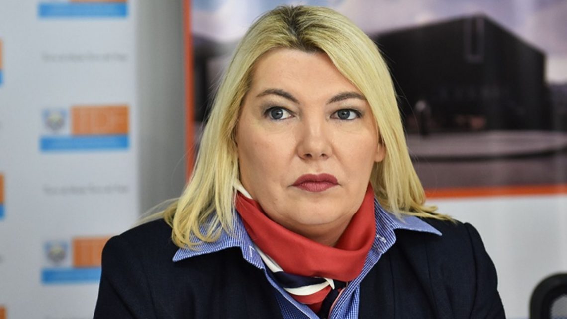 Bertone disgustada con Arcando y el descomunal aumento de sueldos a funcionarios. Bertone disgustada con Arcando y el descomunal aumento de sueldos a funcionarios.