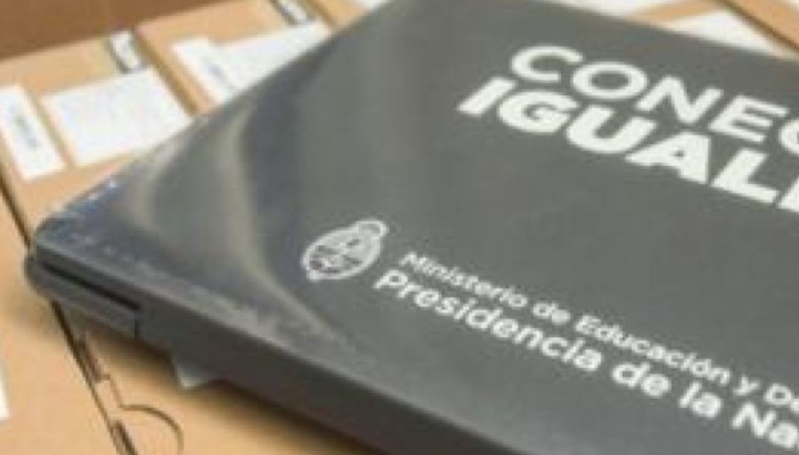 Fernández Relanza El Plan Conectar Igualdad Y Entregaría Celulares Además De Netbooks Fernández Relanza El Plan Conectar Igualdad Y Entregaría Celulares Además De Netbooks