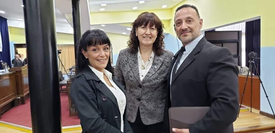 EL PATOVICA DE MÓNICA URQUIZA AGREDIÓ A UNA JOVEN A LA SALIDA DEL NÁUTICO EL PATOVICA DE MÓNICA URQUIZA AGREDIÓ A UNA JOVEN A LA SALIDA DEL NÁUTICO