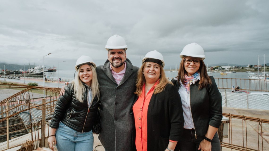 Myriam Gómez Lobo Acompañó A Walter Vuoto En El Recorrido De Los Avances De La “Casa De La Mujer” Myriam Gómez Lobo Acompañó A Walter Vuoto En El Recorrido De Los Avances De La “Casa De La Mujer”