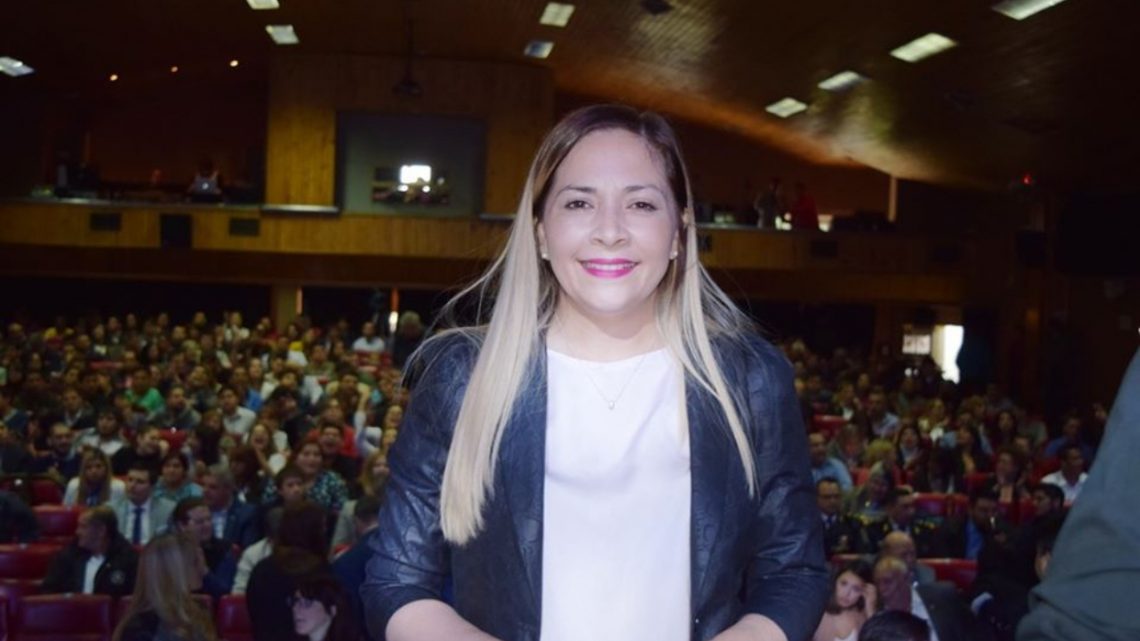 “ESTOY MUY CONTENTA Y ESPERANZADA PORQUE SE ESTÁN CUMPLIENDO PROMESAS DE CAMPAÑA” “ESTOY MUY CONTENTA Y ESPERANZADA PORQUE SE ESTÁN CUMPLIENDO PROMESAS DE CAMPAÑA”