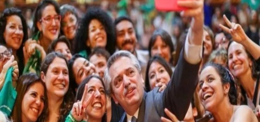Aborto legal y gratuito hasta la semana 14 Aborto legal y gratuito hasta la semana 14