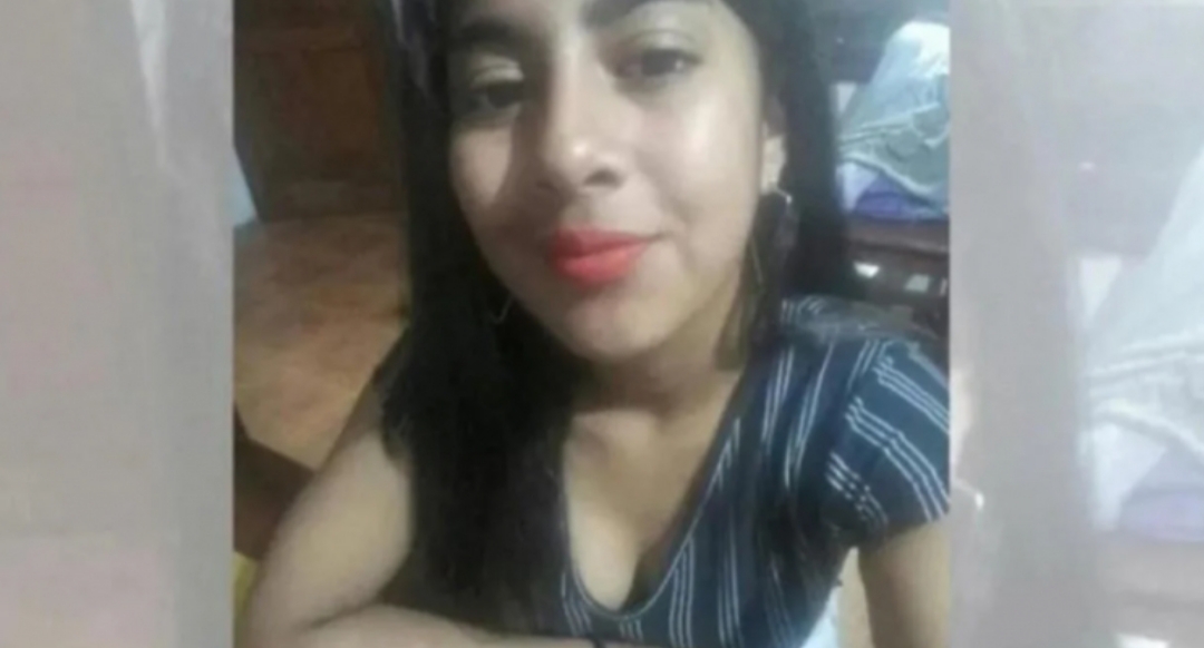“La enterré debajo de mi cama y le puse cemento”: la confesión del femicida que mató a su sobrina “La enterré debajo de mi cama y le puse cemento”: la confesión del femicida que mató a su sobrina