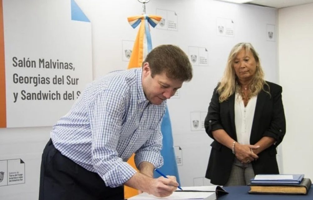 MARCHA ATRAS CON LA APLICACIÓN DE CONTROL: Gustavo Melella, salio a desmentir los dichos de la Ministra, Adriana Chapperon MARCHA ATRAS CON LA APLICACIÓN DE CONTROL: Gustavo Melella, salio a desmentir los dichos de la Ministra, Adriana Chapperon