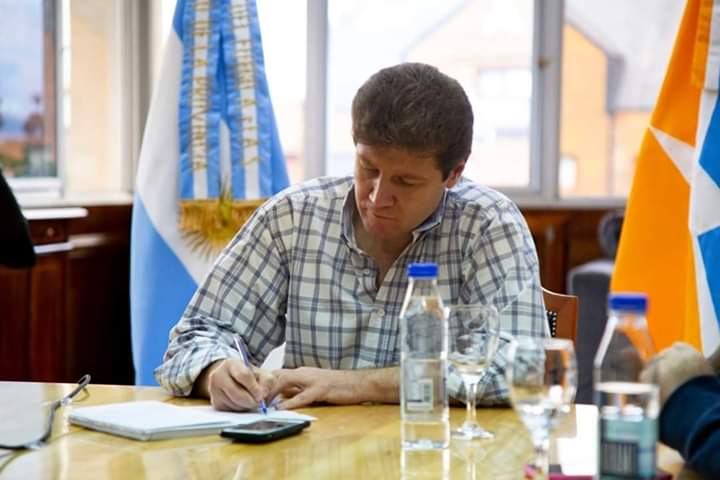 MELELLA: “NO SE SI VAMOS A PODER PAGAR SALARIOS” MELELLA: “NO SE SI VAMOS A PODER PAGAR SALARIOS”