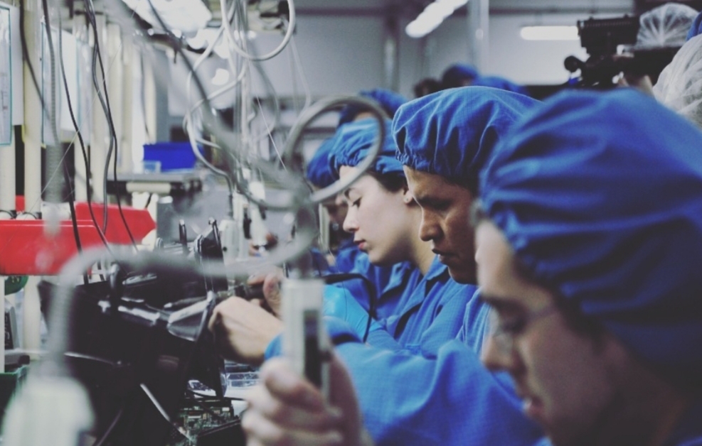 Turnos de 5 horas y controles de temperatura, algunas de las medidas que tomará la industria Turnos de 5 horas y controles de temperatura, algunas de las medidas que tomará la industria