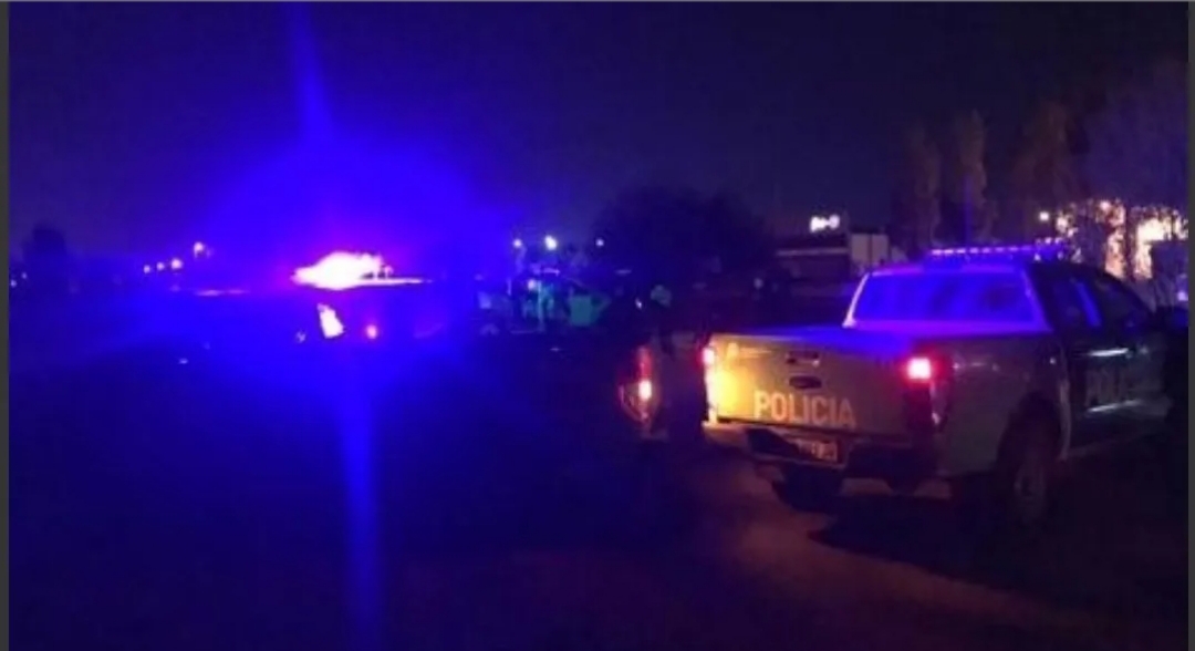 Le disparó a su novia en la cabeza y se suicidó al creer que estaba muerta Le disparó a su novia en la cabeza y se suicidó al creer que estaba muerta