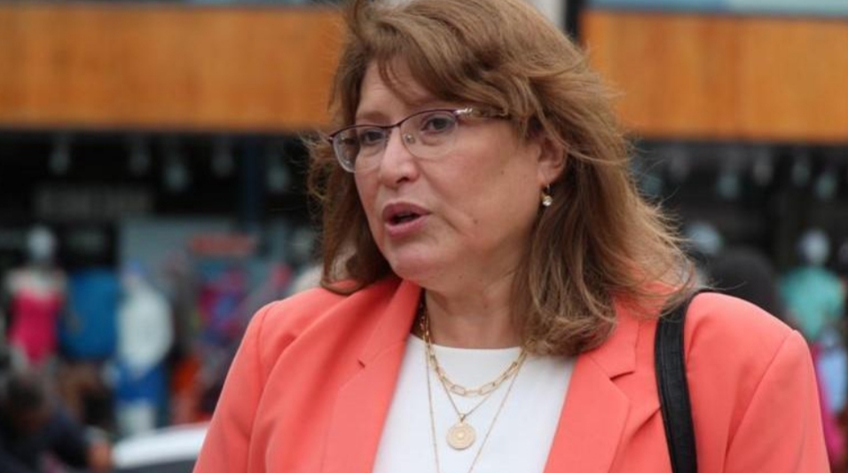 CAROLINA YUTROVIC: «GOBERNAR IMPLICA HACERSE CARGO DE LOS PROBLEMAS, QUIEN SE DEDICA A BUSCAR CULPABLES SOLO ESTÁ PERDIENDO TIEMPO» CAROLINA YUTROVIC: «GOBERNAR IMPLICA HACERSE CARGO DE LOS PROBLEMAS, QUIEN SE DEDICA A BUSCAR CULPABLES SOLO ESTÁ PERDIENDO TIEMPO»