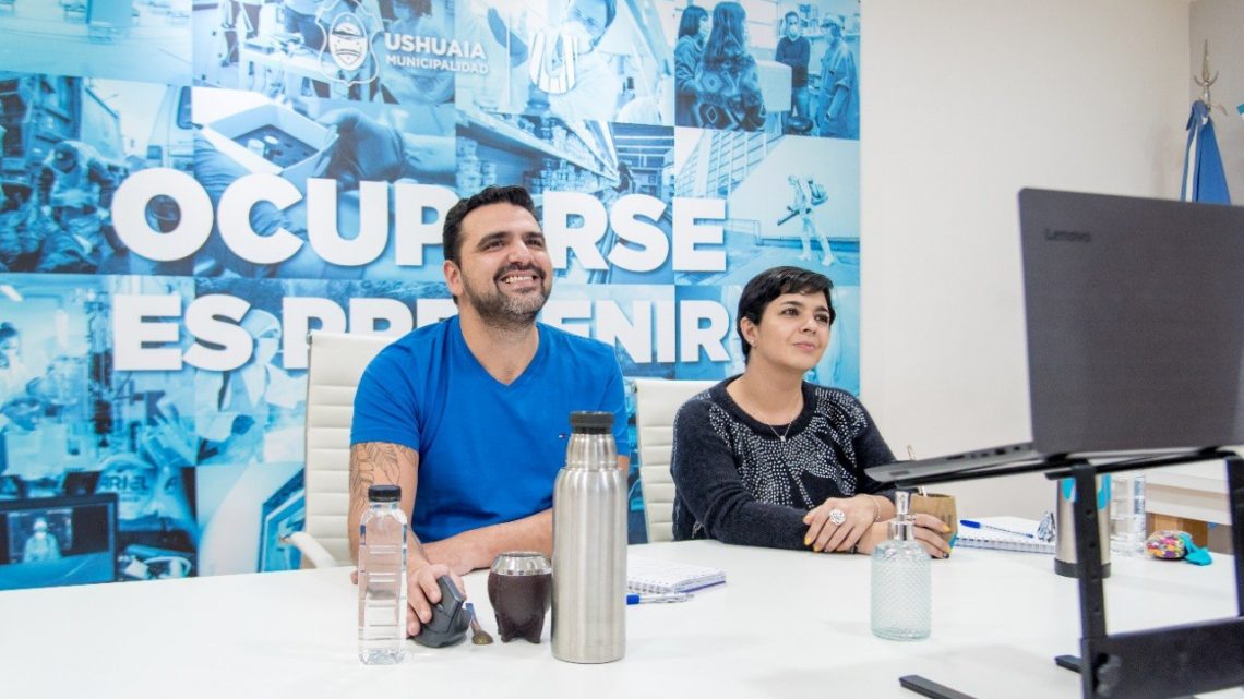 VUOTO JUNTO A GARAY SE REUNIERON CON CENTROS DE JUBILADOS DE LA CIUDAD VUOTO JUNTO A GARAY SE REUNIERON CON CENTROS DE JUBILADOS DE LA CIUDAD