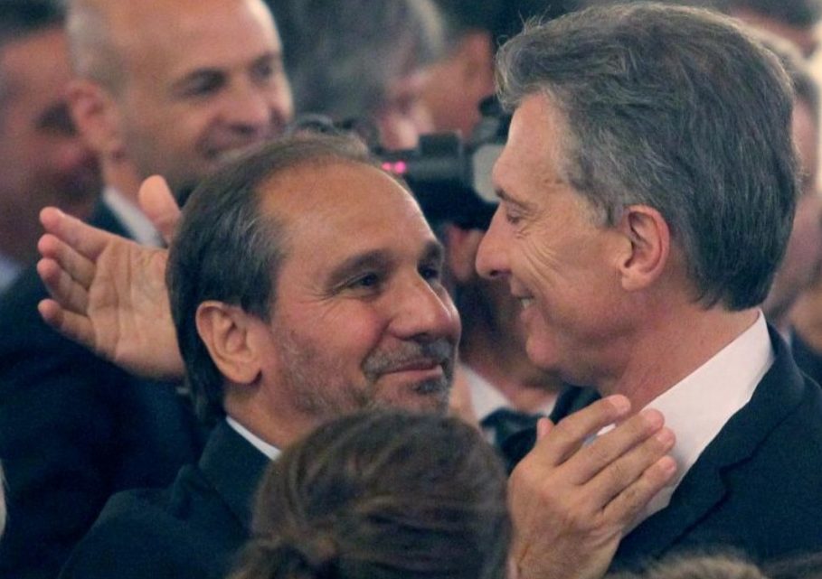 “Nicky” Caputo, socio de Mauricio Macri y Rubén Cherñajovsky quieren quedarse con el negocio de la energía eléctrica en Río Grande “Nicky” Caputo, socio de Mauricio Macri y Rubén Cherñajovsky quieren quedarse con el negocio de la energía eléctrica en Río Grande