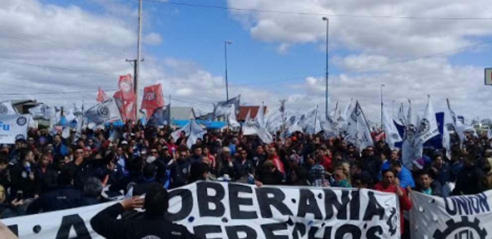 URGENTE: La UOM comenzó un paro sorpresivo por 24 horas en Río Grande URGENTE: La UOM comenzó un paro sorpresivo por 24 horas en Río Grande