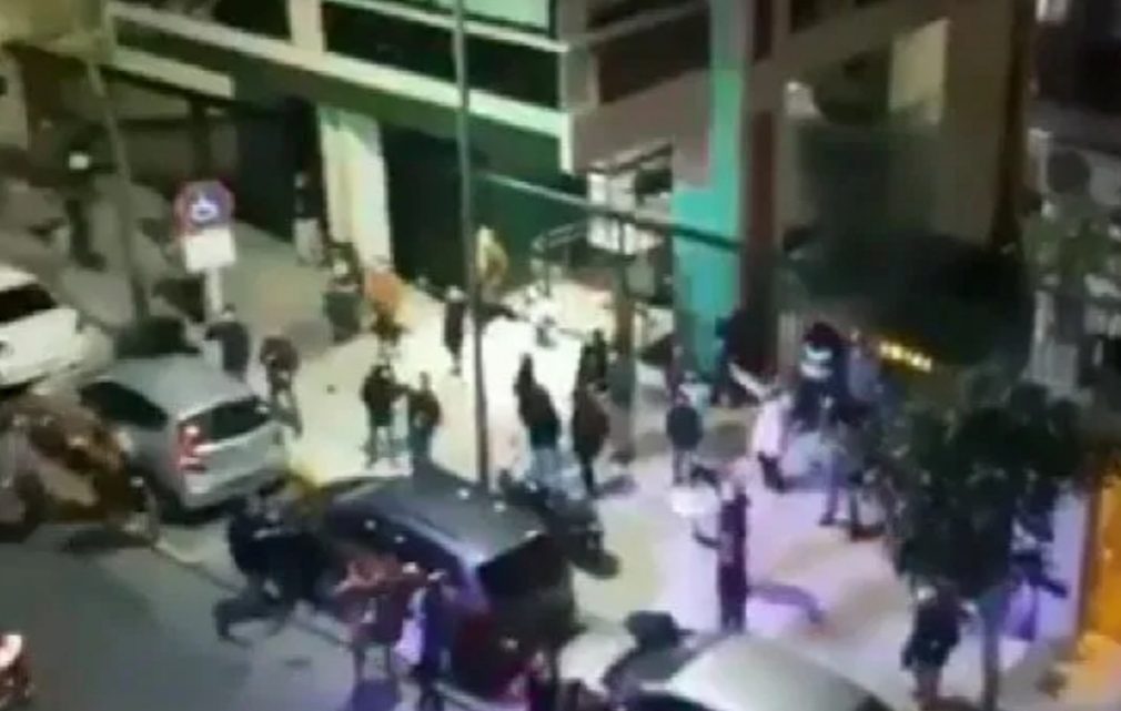 Irresponsables bailan en las calles de Recoleta en pleno pico de la pandemia Irresponsables bailan en las calles de Recoleta en pleno pico de la pandemia