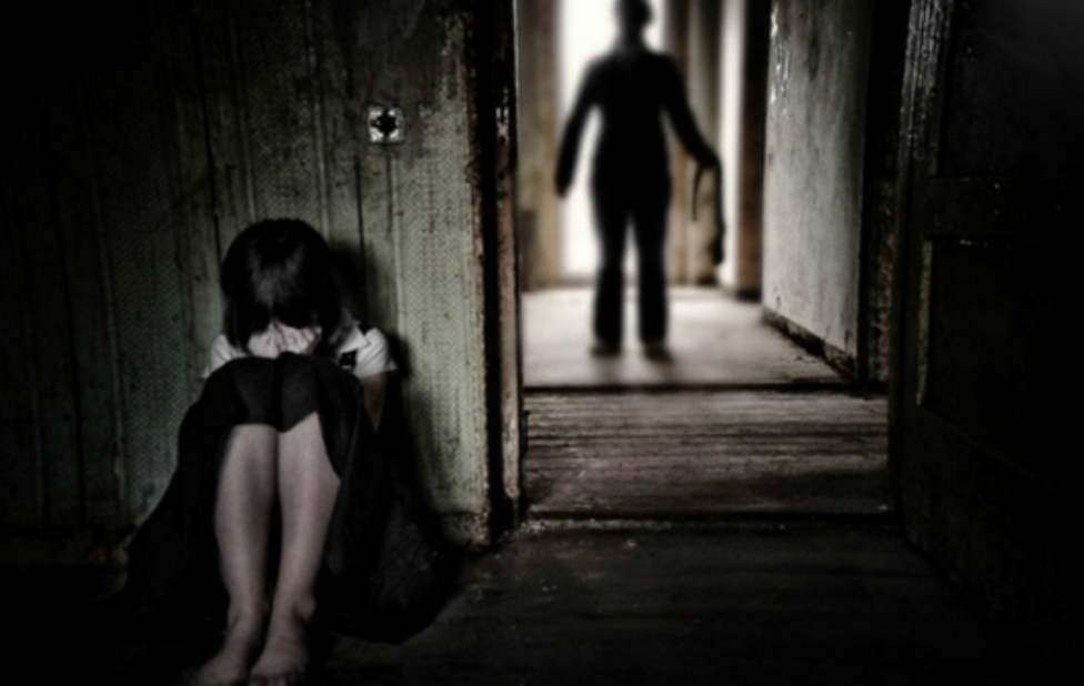 Justicia Provincial Abandona A Una Adolescente Y A Sus Hermanitos Que Denunciaron Maltrato Y Abuso De La Madre Y El Padrastro Justicia Provincial Abandona A Una Adolescente Y A Sus Hermanitos Que Denunciaron Maltrato Y Abuso De La Madre Y El Padrastro