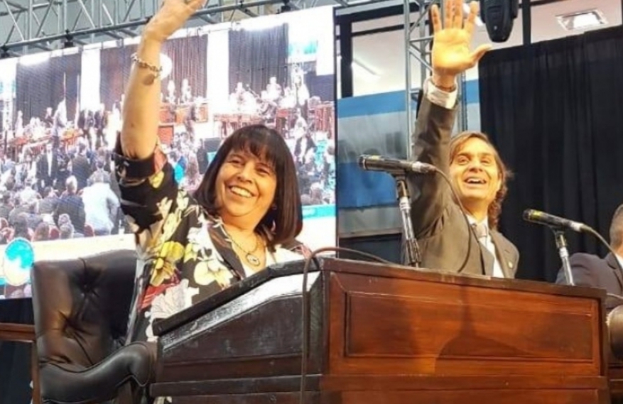 MELELLA MÁS CERCA DE MACRI QUE DE FERNÁNDEZ: El costo de «Terra Ignis» MELELLA MÁS CERCA DE MACRI QUE DE FERNÁNDEZ: El costo de «Terra Ignis»