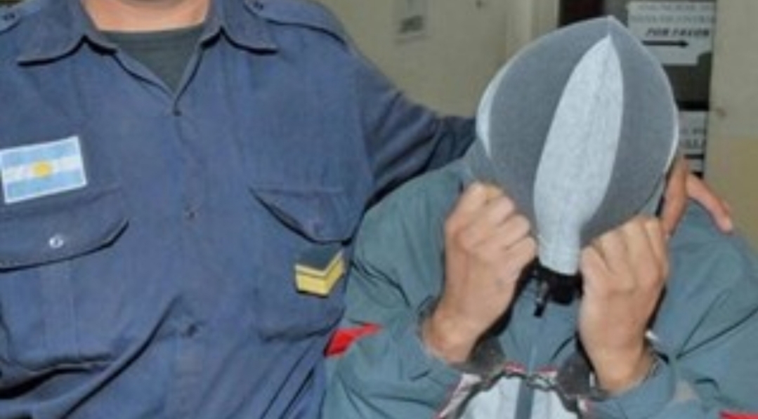 Detuvieron a un hombre cuando abusaba de su hija de 10 años Detuvieron a un hombre cuando abusaba de su hija de 10 años