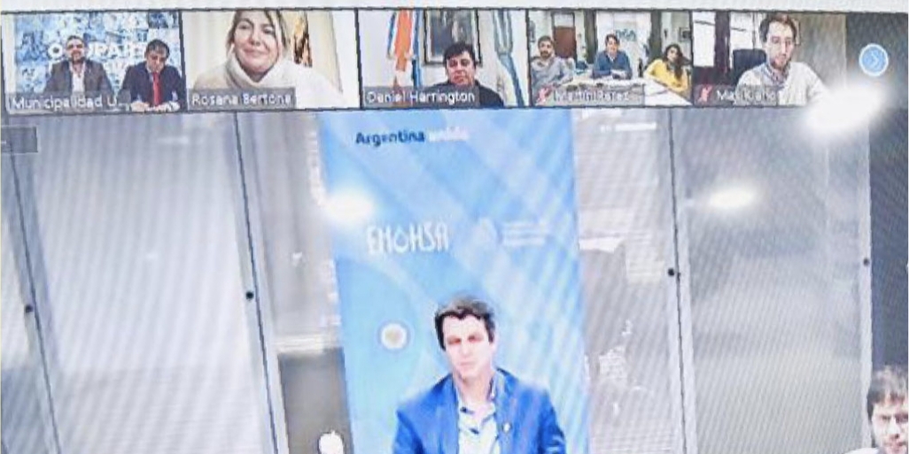 Agua y cloacas: Histórico acuerdo beneficiará a vecinos de Ushuaia, Tolhuin y Río Grande Agua y cloacas: Histórico acuerdo beneficiará a vecinos de Ushuaia, Tolhuin y Río Grande