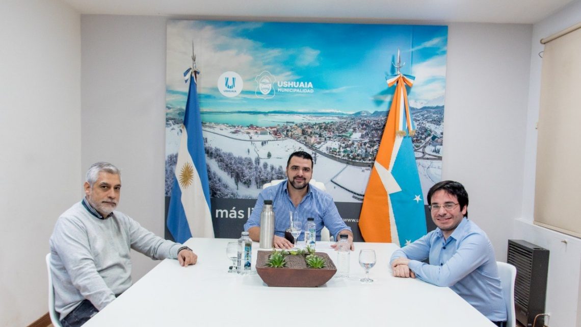 EL INTENDENTE WALTER VUOTO RECIBIÓ A LA CÁMARA HOTELERA Y GASTRONÓMICA ANTE LA INMINENTE REAPERTURA DE ACTIVIDADES EL INTENDENTE WALTER VUOTO RECIBIÓ A LA CÁMARA HOTELERA Y GASTRONÓMICA ANTE LA INMINENTE REAPERTURA DE ACTIVIDADES