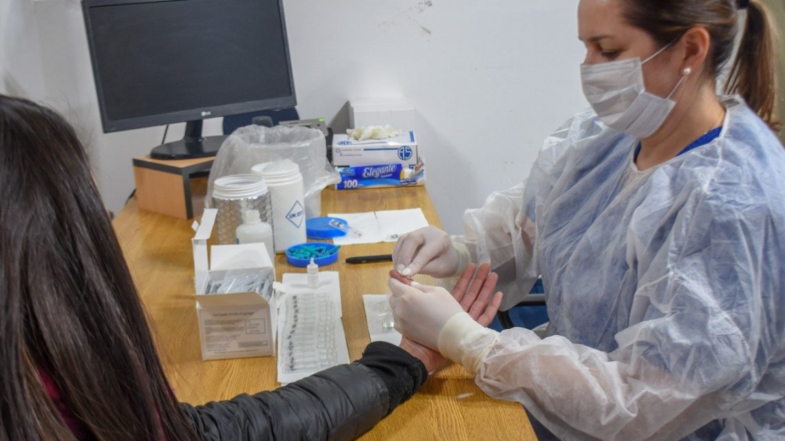 LA MUNICIPALIDAD DE USHUAIA TESTEÓ A PROFESIONALES DE ODONTOLOGÍA Y PERSONAL DE CULTURA LA MUNICIPALIDAD DE USHUAIA TESTEÓ A PROFESIONALES DE ODONTOLOGÍA Y PERSONAL DE CULTURA