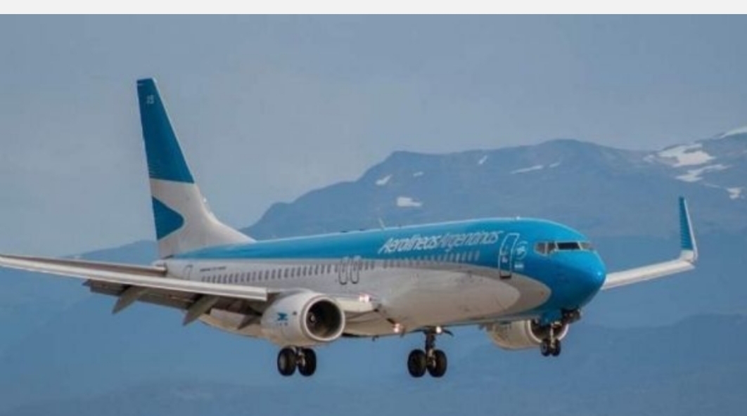 Fueguino que volvió a Ushuaia: «El vuelo venía lleno y la gente se empujaba» Fueguino que volvió a Ushuaia: «El vuelo venía lleno y la gente se empujaba»
