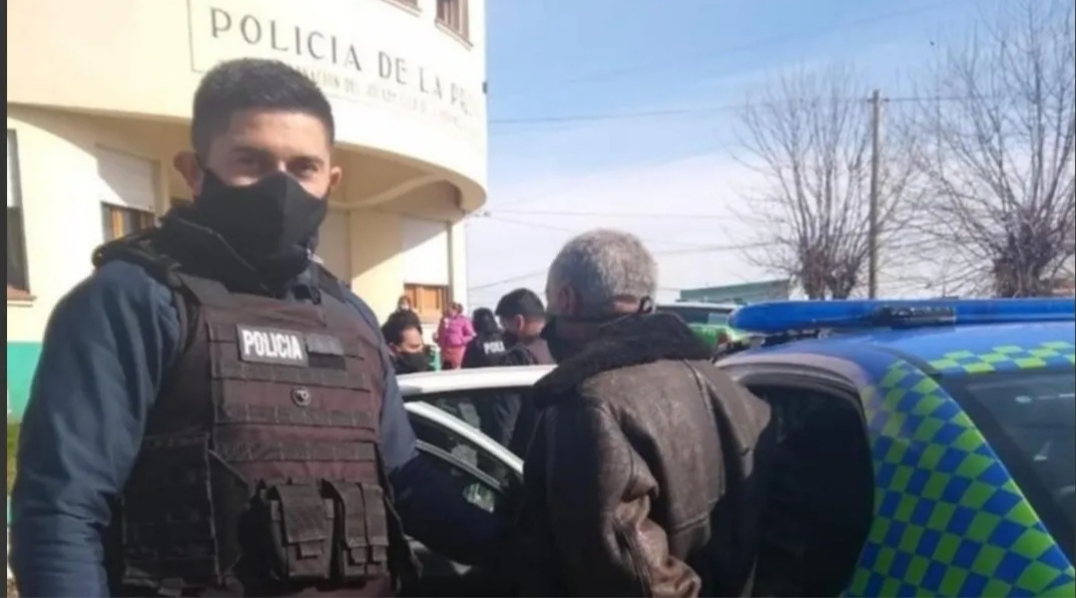 Violaba a su pareja y la dejaba encadenada cuando se iba de la casa Violaba a su pareja y la dejaba encadenada cuando se iba de la casa