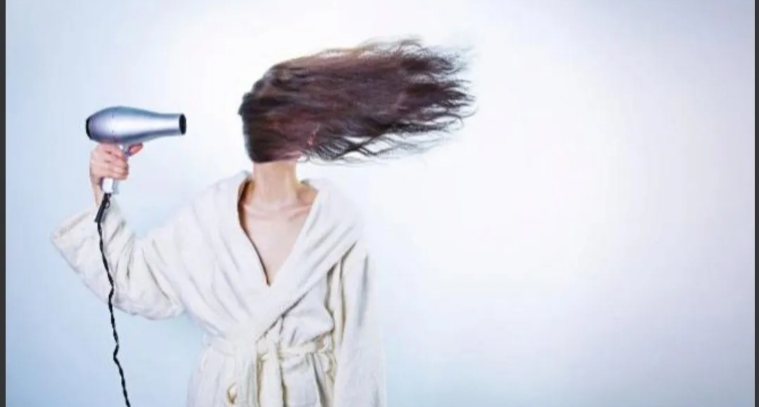 Quiso vender un secador de pelo en Facebook y se le escapó una foto porno de ella Quiso vender un secador de pelo en Facebook y se le escapó una foto porno de ella