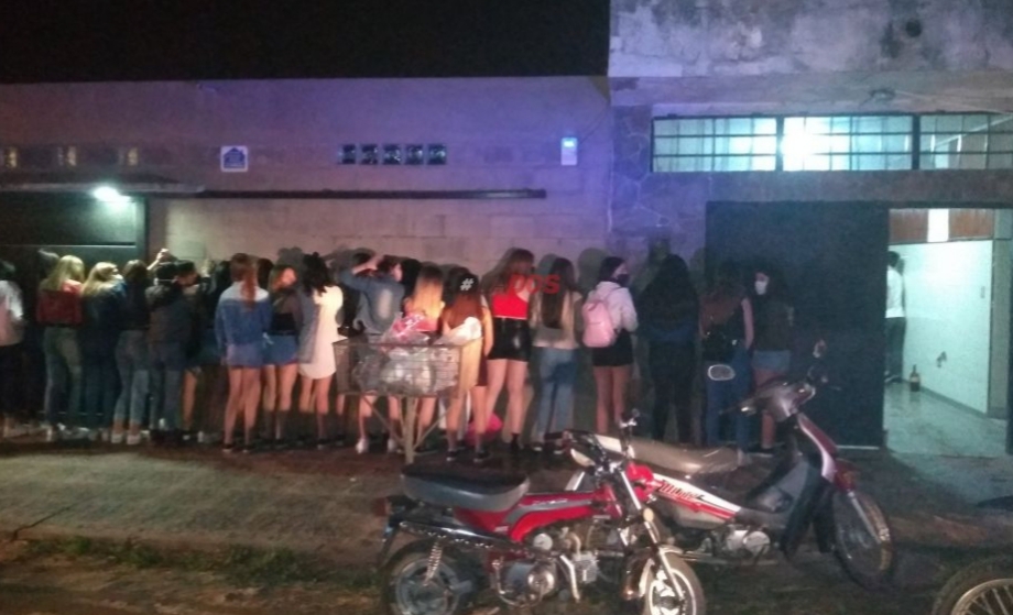 Corrientes: un menor organizó una fiesta con más de 150 invitados Corrientes: un menor organizó una fiesta con más de 150 invitados