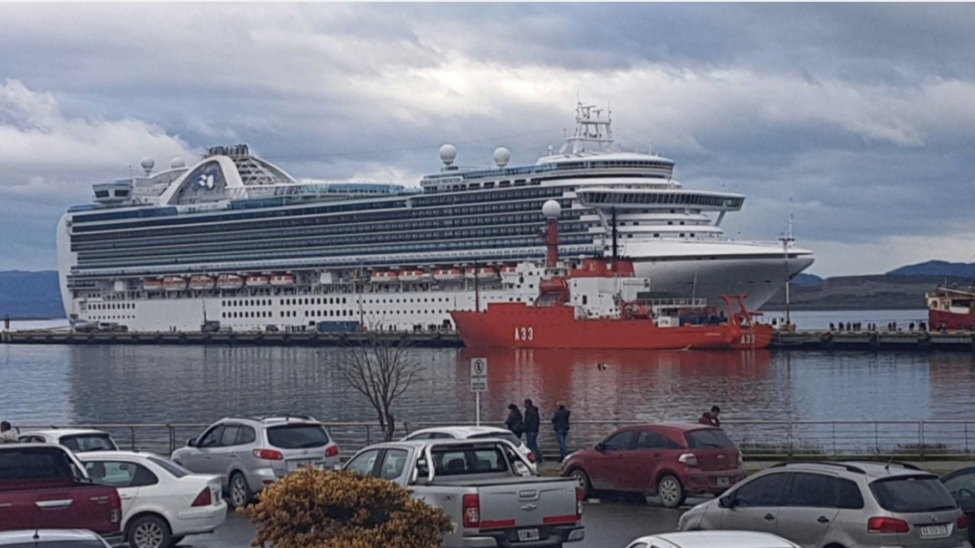 Urquiza analiza la apertura de la temporada de cruceros para los próximos meses Urquiza analiza la apertura de la temporada de cruceros para los próximos meses