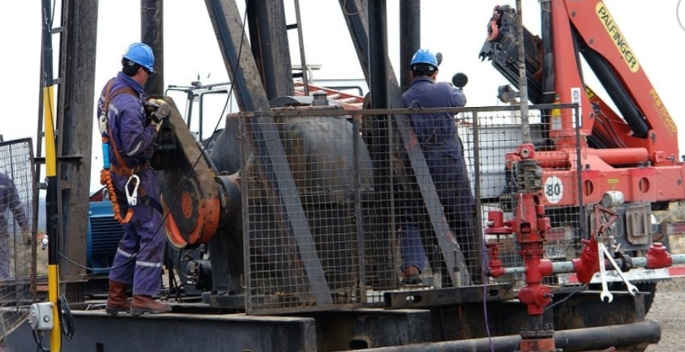 Un petrolero dio positivo y aislaron a 8 trabajadores Un petrolero dio positivo y aislaron a 8 trabajadores