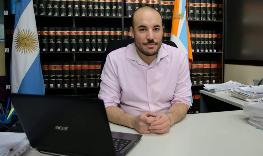 CÉSAR MOLINA: “EL GOBIERNO PROVINCIALESTÁ SORDO A LOS RECLAMOS Y FUERA DE LA LEY” CÉSAR MOLINA: “EL GOBIERNO PROVINCIALESTÁ SORDO A LOS RECLAMOS Y FUERA DE LA LEY”