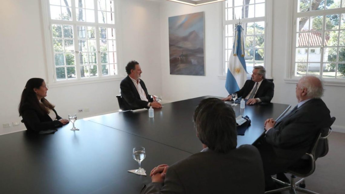 Coronavirus: el Presidente se reunió con científicos que realizan la investigación del suero equino hiperinmune Coronavirus: el Presidente se reunió con científicos que realizan la investigación del suero equino hiperinmune