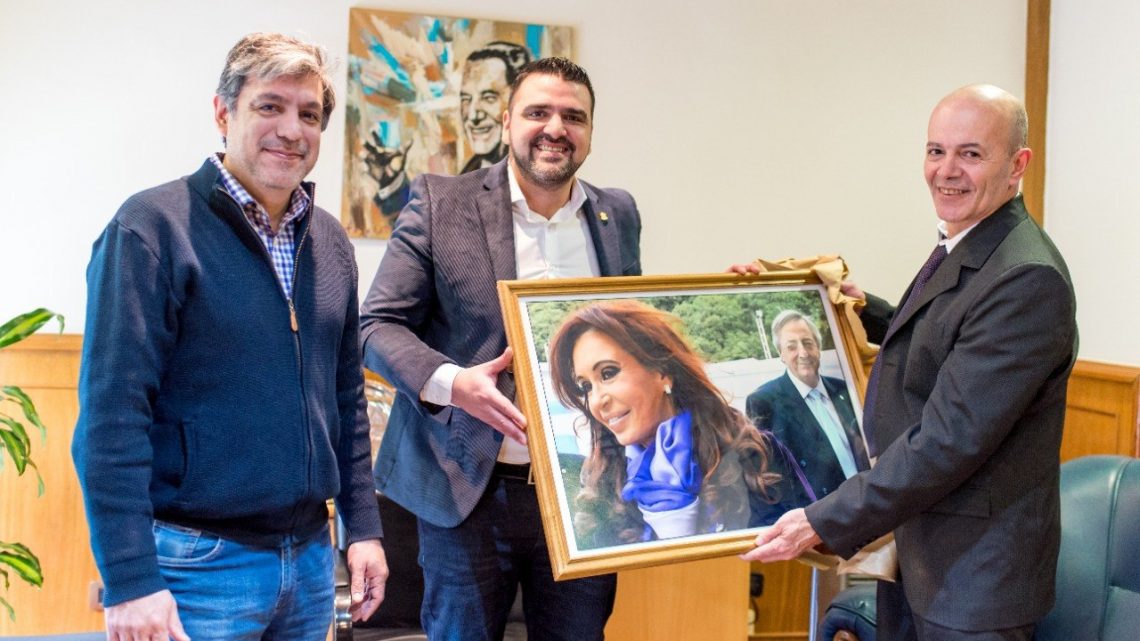 EL INTENDENTE VUOTO Y EL SENADOR RODRÍGUEZ RECIBIERON AL FLAMANTE TITULAR DE ANSES USHUAIA, CESAR COLANTONIO EL INTENDENTE VUOTO Y EL SENADOR RODRÍGUEZ RECIBIERON AL FLAMANTE TITULAR DE ANSES USHUAIA, CESAR COLANTONIO