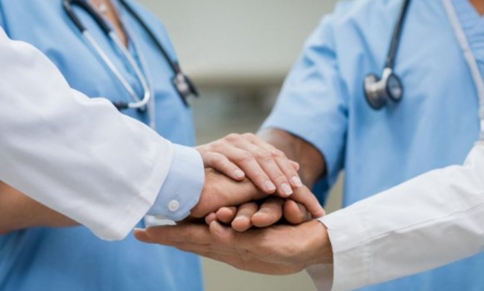Médicos jubilados trabajan ad honorem en el Hospital Río Grande Médicos jubilados trabajan ad honorem en el Hospital Río Grande