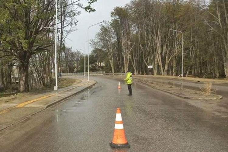Ciclista a terapia luego de caerse en la zona del Pipo Ciclista a terapia luego de caerse en la zona del Pipo