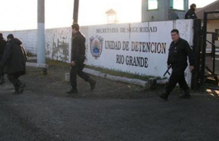 Por amenazas al exterior, allanaron una celda de la cárcel de Río Grande Por amenazas al exterior, allanaron una celda de la cárcel de Río Grande