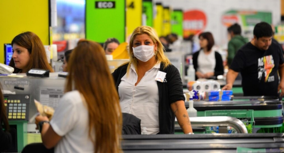 Aumento para empleados de Comercio: $4 mil, más $2 mil al básico y bono de $5 mil hasta marzo 2021 Aumento para empleados de Comercio: $4 mil, más $2 mil al básico y bono de $5 mil hasta marzo 2021