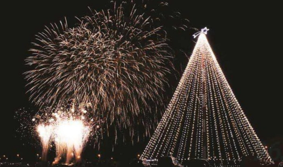 Encendido del Árbol: No habrá fuegos artificiales y solo se podrá asistir en auto Encendido del Árbol: No habrá fuegos artificiales y solo se podrá asistir en auto