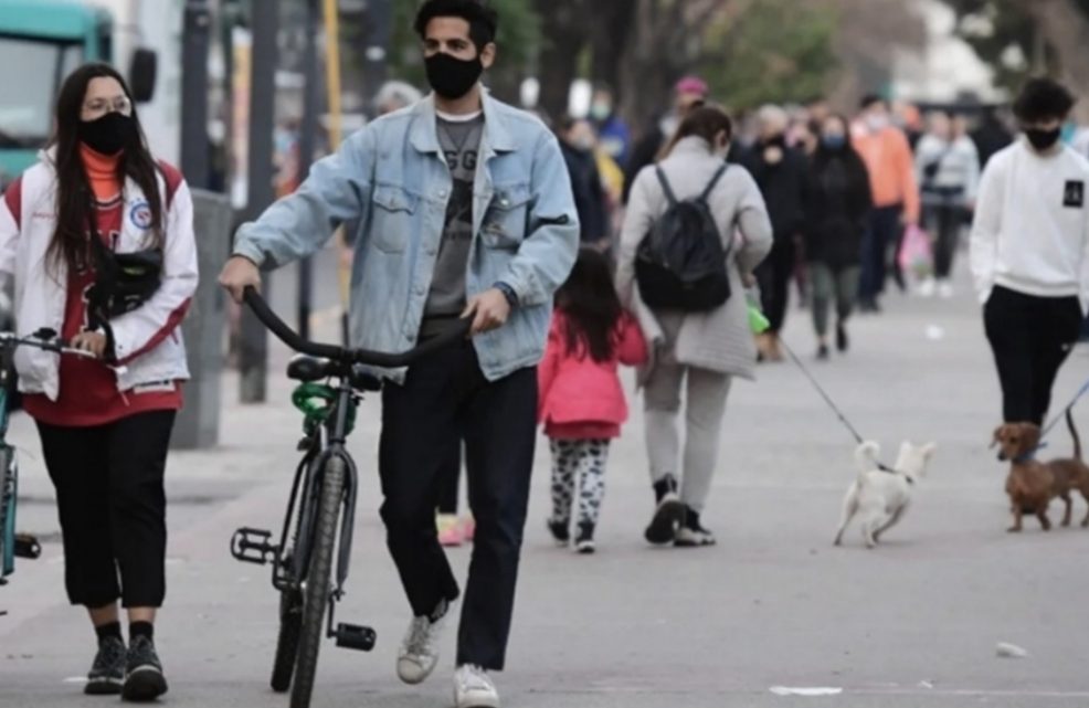 La curva de contagios detuvo su descenso y se estabilizó en la última semana en todo el país La curva de contagios detuvo su descenso y se estabilizó en la última semana en todo el país