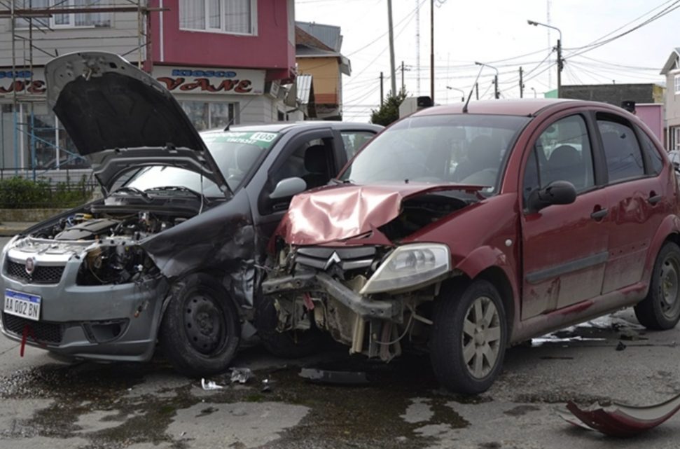 Choque y conductor detenido por ebriedad Choque y conductor detenido por ebriedad