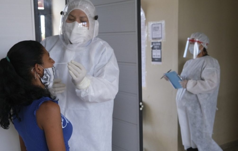 Se consolida el descenso de contagios y muertes por coronavirus en todo el país Se consolida el descenso de contagios y muertes por coronavirus en todo el país