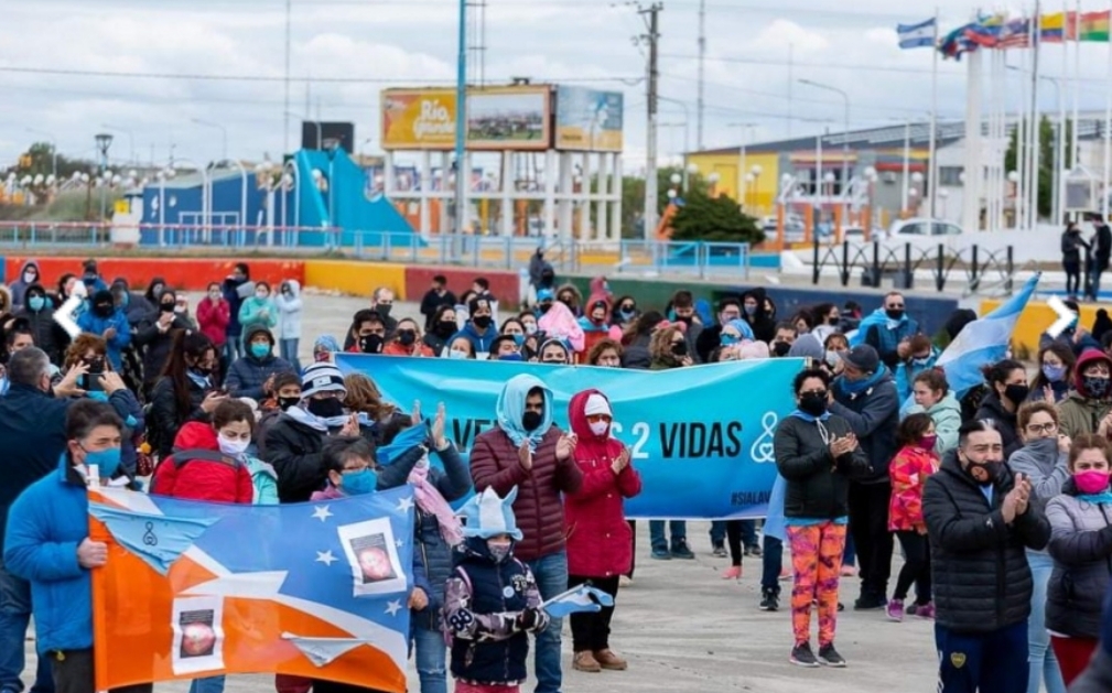 ‘Salvemos las dos vidas’ en Río Grande: “No queremos una ley de aborto libre en Argentina” ‘Salvemos las dos vidas’ en Río Grande: “No queremos una ley de aborto libre en Argentina”