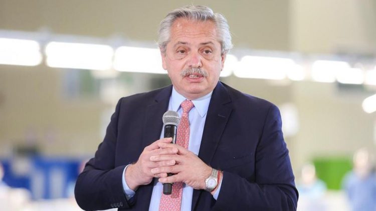 Alberto Fernández: “Vamos a llevar a la Argentina a ponerse de pie con todos los argentinos adentro, no con algunos” Alberto Fernández: “Vamos a llevar a la Argentina a ponerse de pie con todos los argentinos adentro, no con algunos”